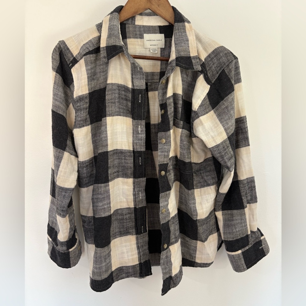 American Eagle Boyfriend fit black and white buffalo plaid flannel